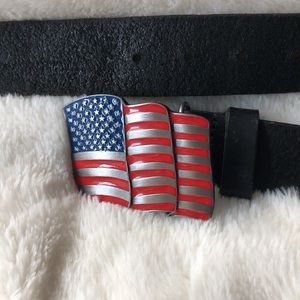 💜💜 Vintage Banana Republic Flag Belt in leather
